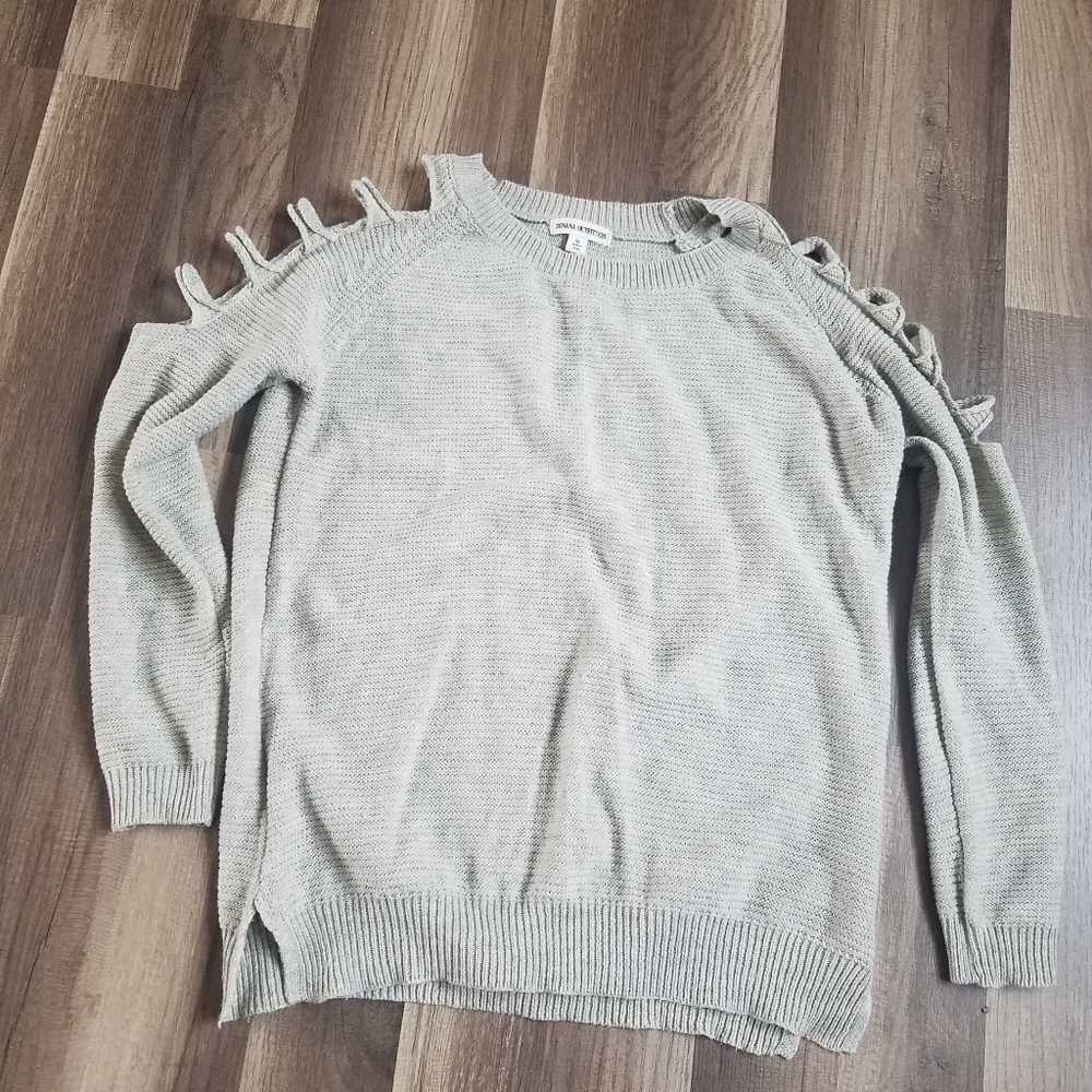 Cutout shoulder sweater